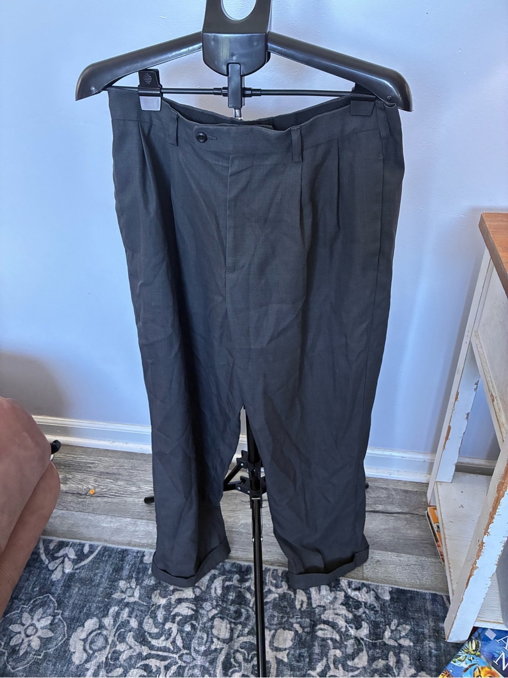 Axist Black Pleated Men's Dress Pants